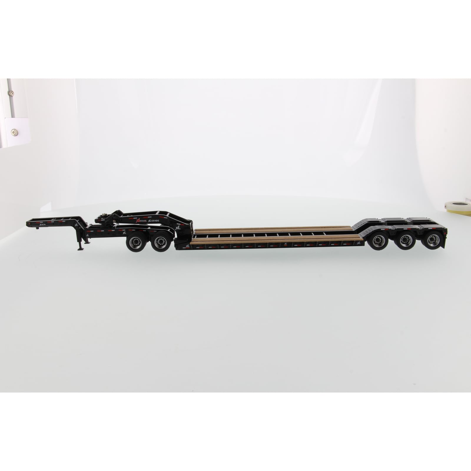 Amazon.com: Diecast Masters XL 120 Low-Profile HDG Outrigger Style